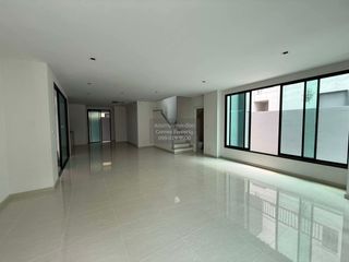 Casa en venta de 3 habitaciones en Prawet, Bangkok