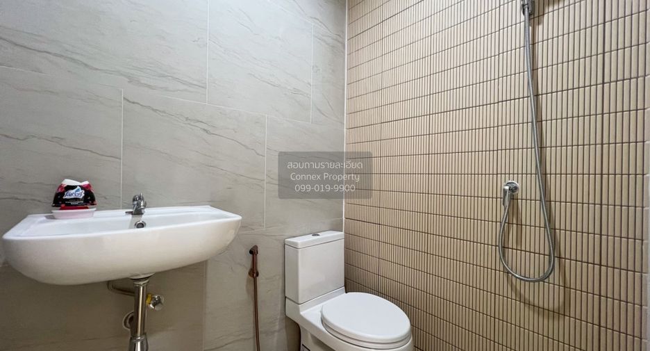 For sale 2 bedrooms townhouse in Wang Thonglang, Bangkok