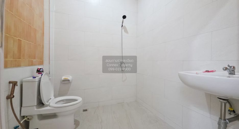For sale 2 bedrooms townhouse in Wang Thonglang, Bangkok