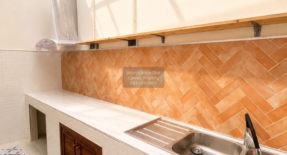 For sale 2 bedrooms townhouse in Wang Thonglang, Bangkok