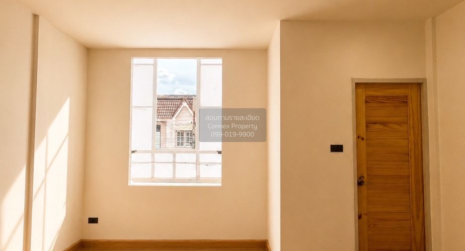 For sale 2 bedrooms townhouse in Wang Thonglang, Bangkok