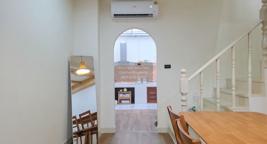 For sale 2 bedrooms townhouse in Wang Thonglang, Bangkok