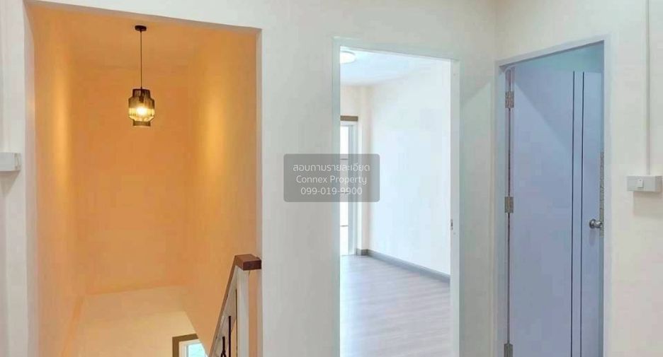 Casa adosada en venta de 4 habitaciones en Mueang Nonthaburi, Nonthaburi