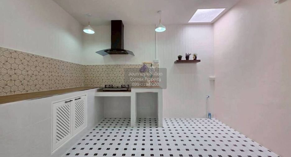 Casa adosada en venta de 4 habitaciones en Mueang Nonthaburi, Nonthaburi