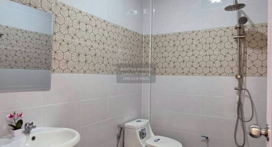 Casa adosada en venta de 4 habitaciones en Mueang Nonthaburi, Nonthaburi
