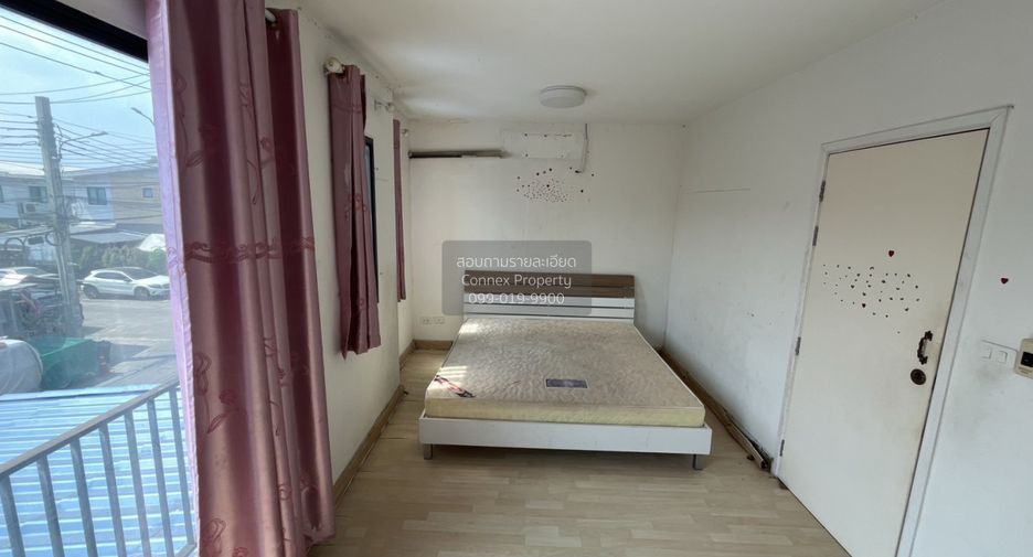 For sale 3 bedrooms townhouse in Prawet, Bangkok