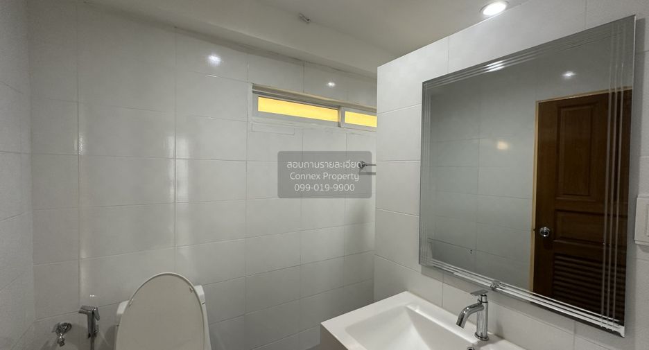 For sale 2 bedrooms condo in Watthana, Bangkok