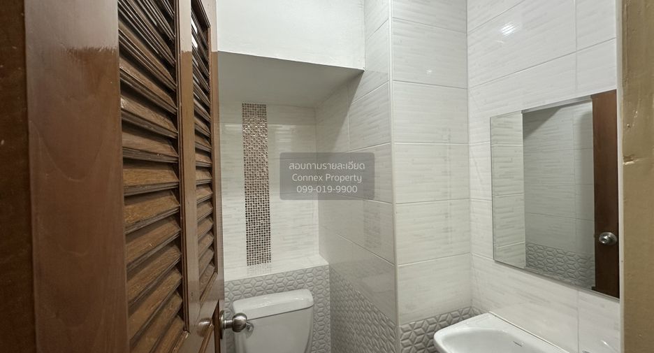 For sale 2 bedrooms condo in Watthana, Bangkok