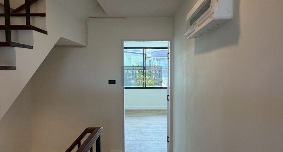 Casa adosada en venta de 3 habitaciones en Pathum Wan, Bangkok