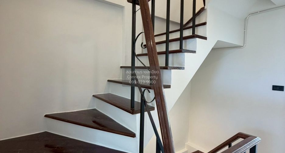 Casa adosada en venta de 3 habitaciones en Pathum Wan, Bangkok