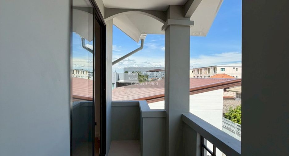 Casa adosada en venta de 3 habitaciones en Pathum Wan, Bangkok