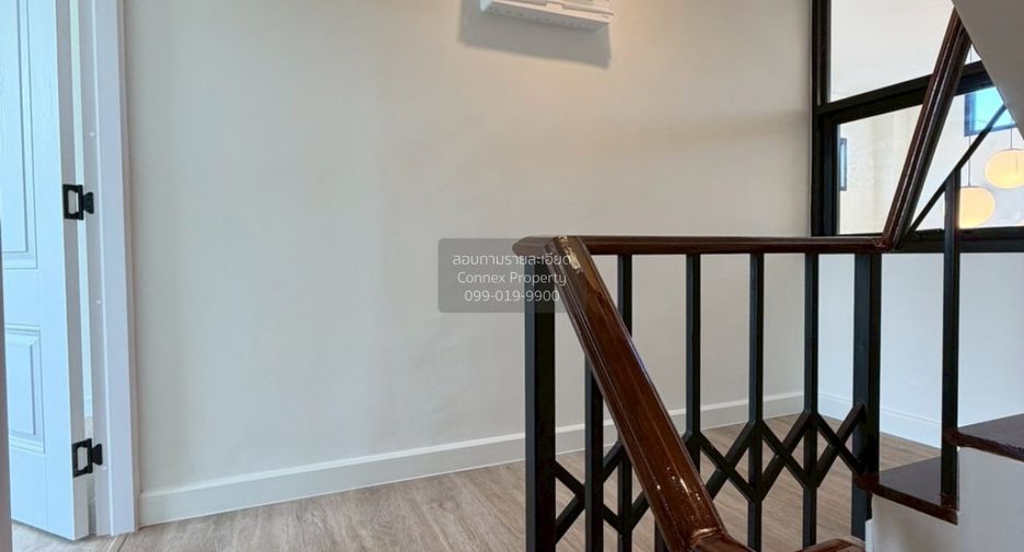 Casa adosada en venta de 3 habitaciones en Pathum Wan, Bangkok