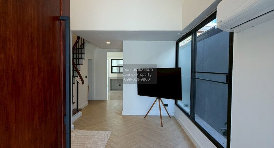 Casa adosada en venta de 3 habitaciones en Pathum Wan, Bangkok