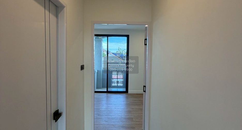 Casa adosada en venta de 3 habitaciones en Pathum Wan, Bangkok