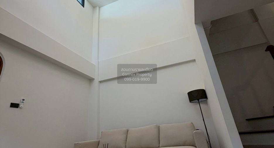 Casa adosada en venta de 3 habitaciones en Pathum Wan, Bangkok