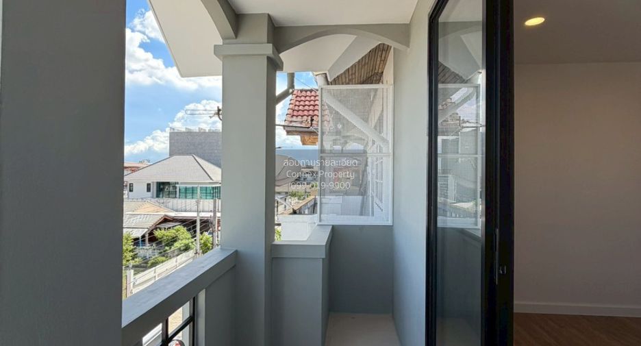 Casa adosada en venta de 3 habitaciones en Pathum Wan, Bangkok