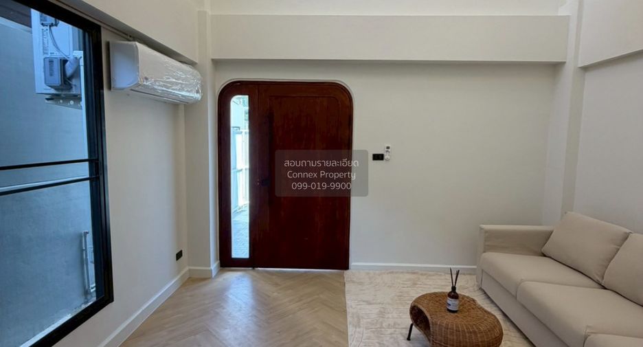 Casa adosada en venta de 3 habitaciones en Pathum Wan, Bangkok