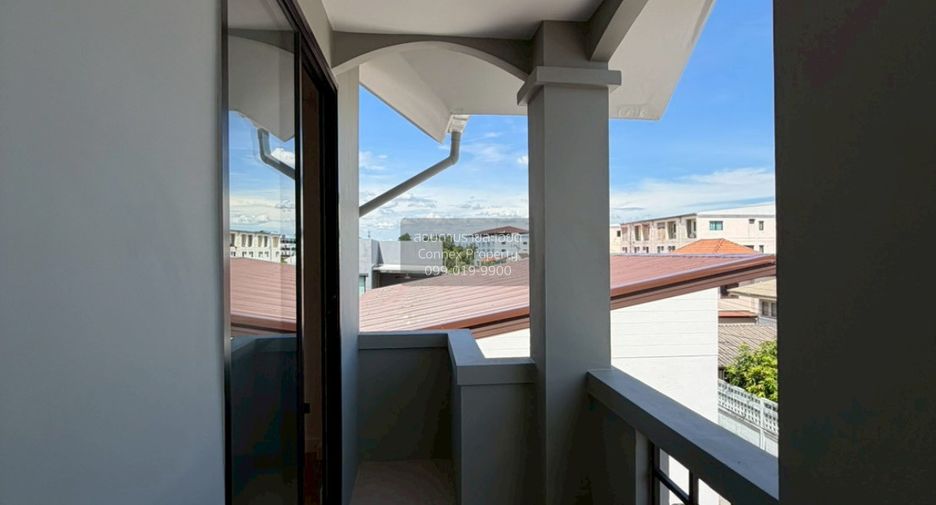 Casa adosada en venta de 3 habitaciones en Pathum Wan, Bangkok