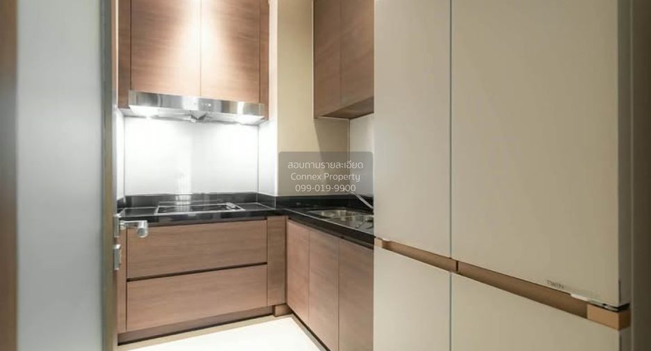 For sale 3 bedrooms condo in Khlong Toei, Bangkok