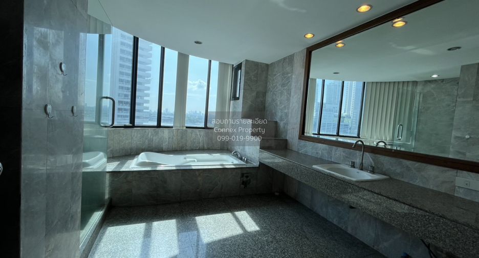 For sale 3 bedrooms condo in Yan Nawa, Bangkok