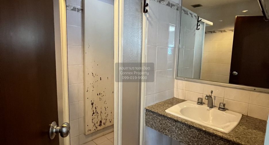 For sale 3 bedrooms condo in Yan Nawa, Bangkok