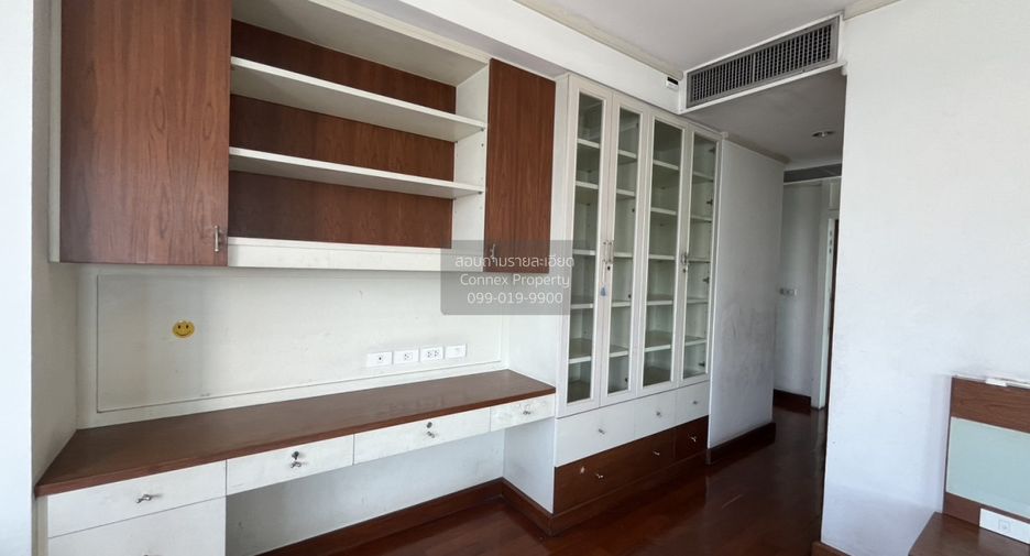 For sale 3 bedrooms condo in Yan Nawa, Bangkok