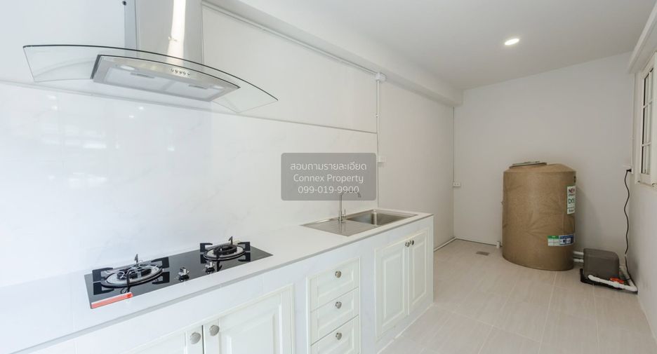 For sale 4 bedrooms townhouse in Prawet, Bangkok