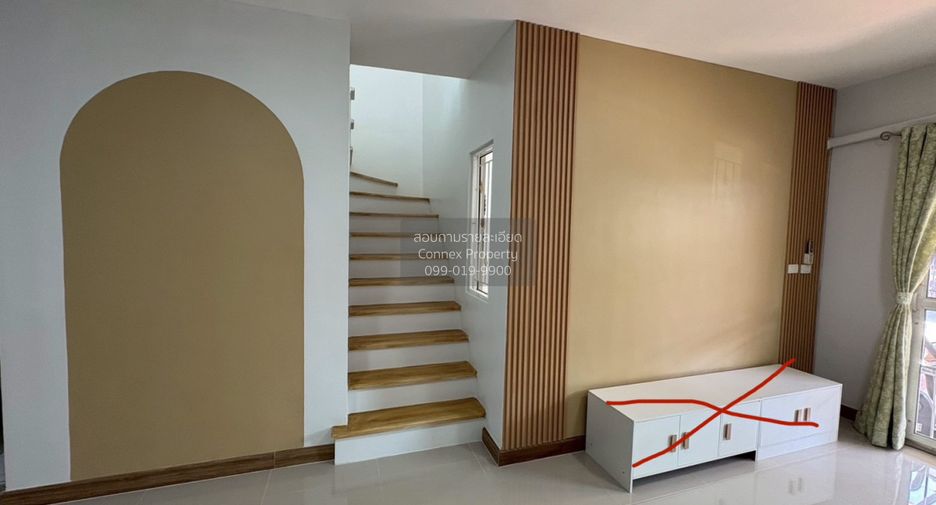 For sale 1 bed townhouse in Mueang Pathum Thani, Pathum Thani
