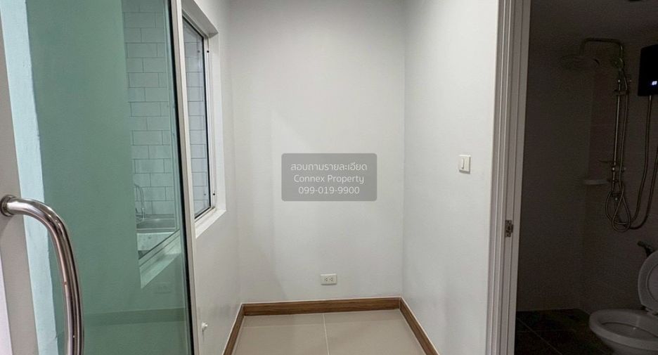 For sale 1 bed townhouse in Mueang Pathum Thani, Pathum Thani
