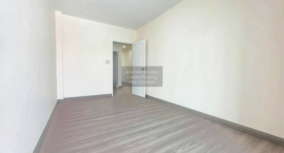 Casa adosada en venta de 4 habitaciones en Mueang Nonthaburi, Nonthaburi