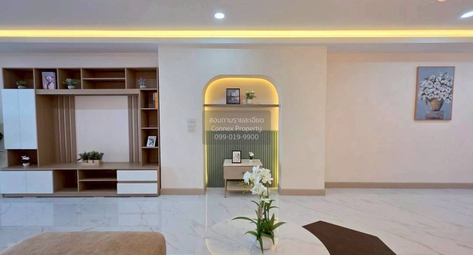 Casa adosada en venta de 4 habitaciones en Mueang Nonthaburi, Nonthaburi