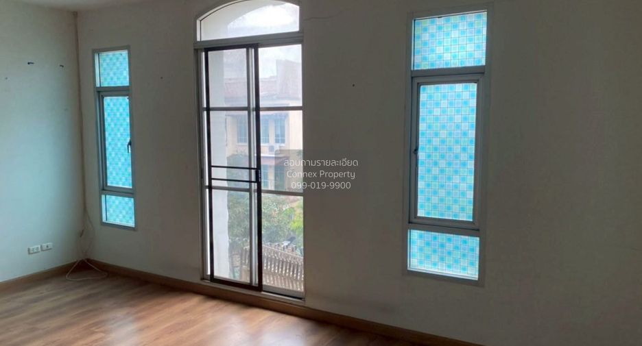 For sale 3 bedrooms townhouse in Chatuchak, Bangkok