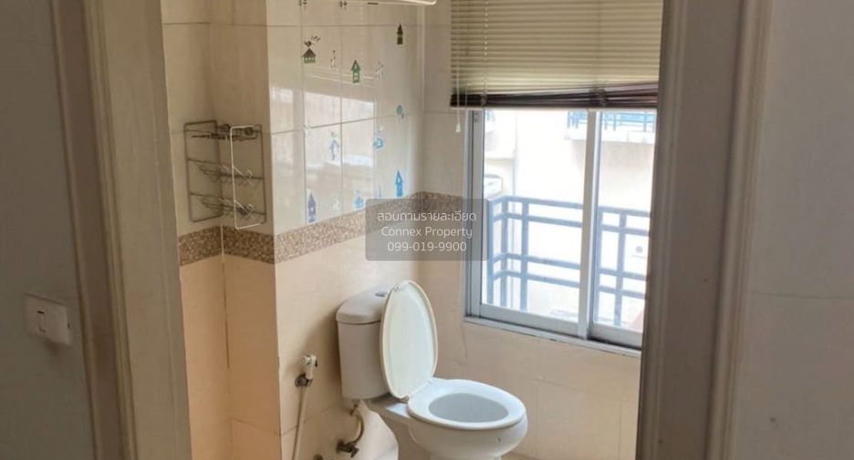 For sale 3 bedrooms townhouse in Chatuchak, Bangkok