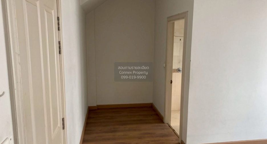 For sale 3 bedrooms townhouse in Chatuchak, Bangkok