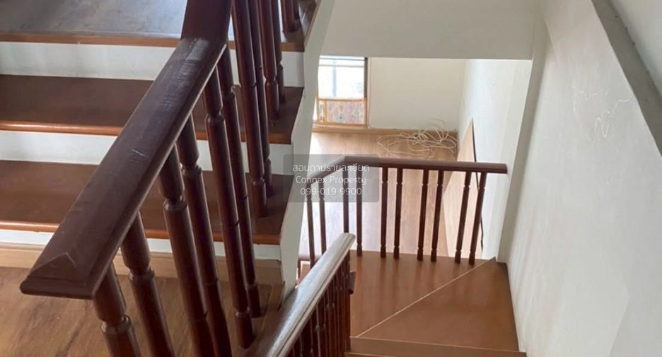 For sale 3 bedrooms townhouse in Chatuchak, Bangkok