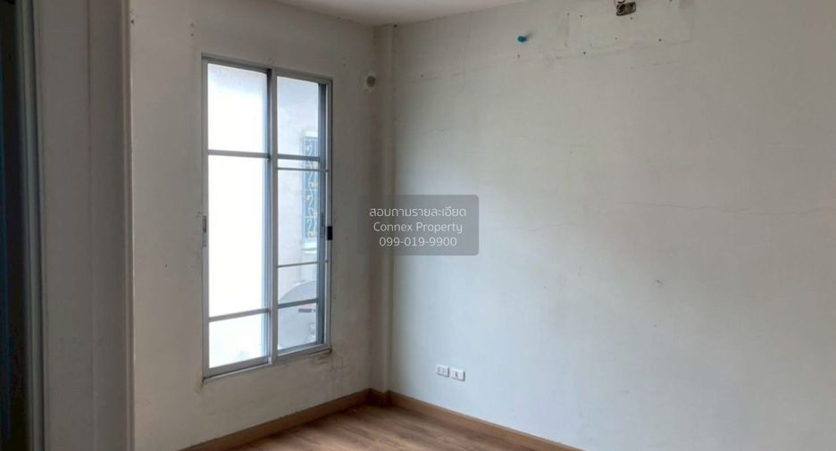 For sale 3 bedrooms townhouse in Chatuchak, Bangkok