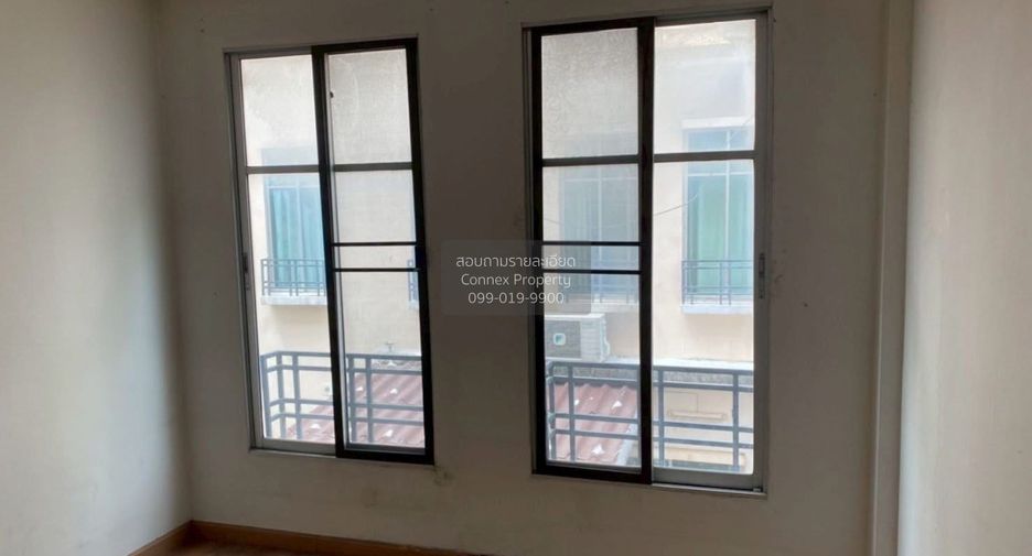 For sale 3 bedrooms townhouse in Chatuchak, Bangkok