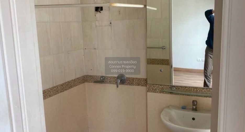 For sale 3 bedrooms townhouse in Chatuchak, Bangkok