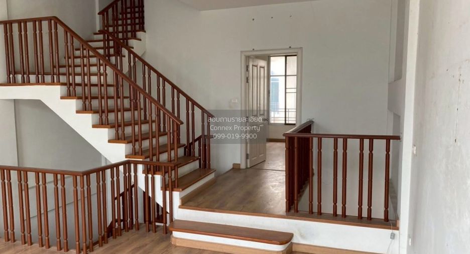 For sale 3 bedrooms townhouse in Chatuchak, Bangkok