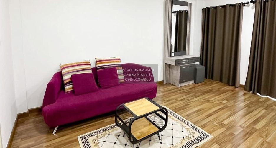 For rent 4 bedrooms townhouse in Mueang Samut Prakan, Samut Prakan