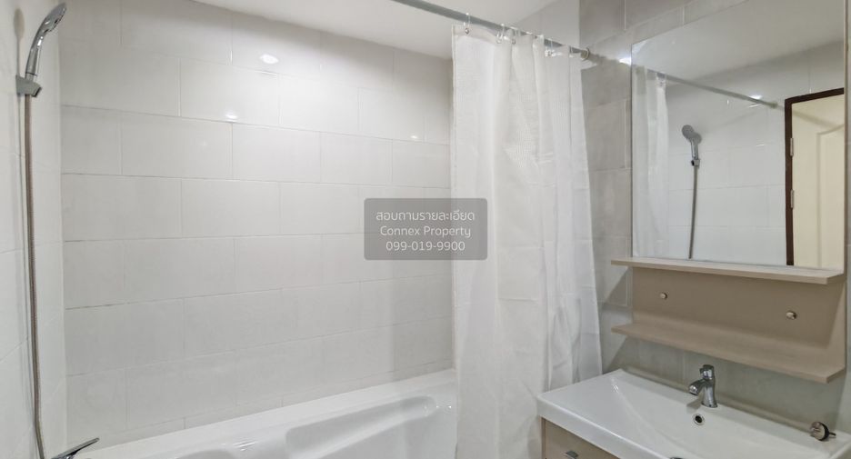 For rent 2 bedrooms condo in Huai Khwang, Bangkok