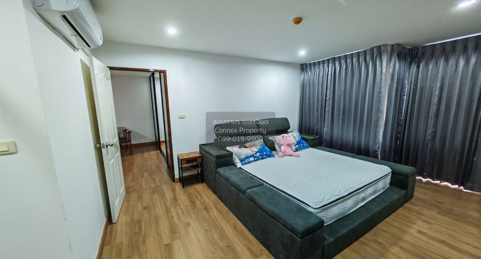 For rent 2 bedrooms condo in Huai Khwang, Bangkok