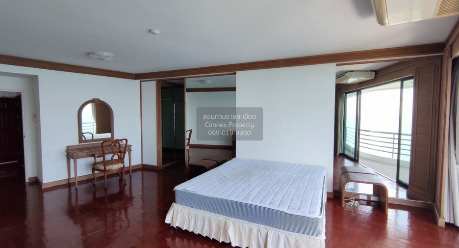 For rent 4 bedrooms condo in Pratumnak, Pattaya
