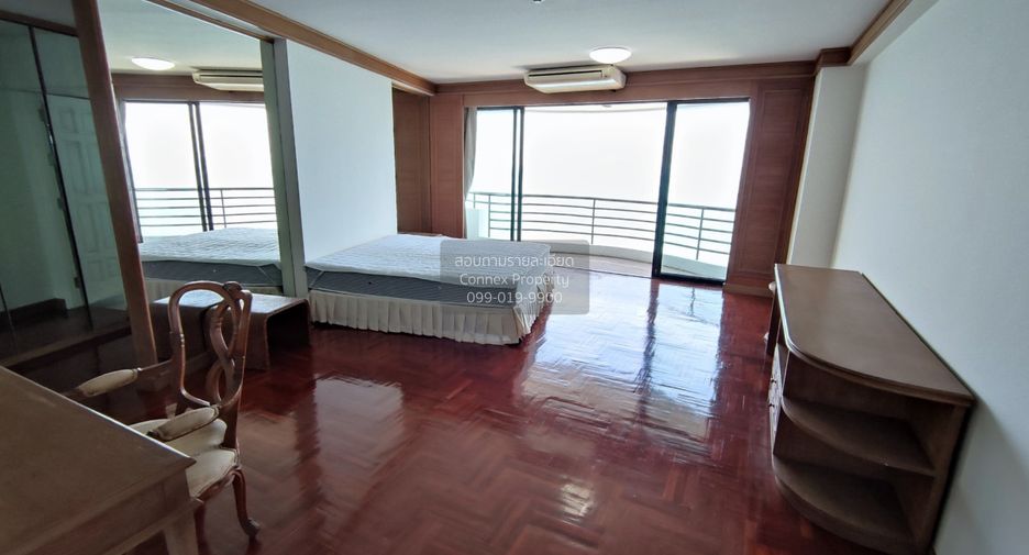 For rent 4 bedrooms condo in Pratumnak, Pattaya
