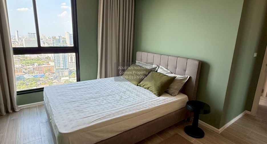 For rent 2 bedrooms condo in Huai Khwang, Bangkok