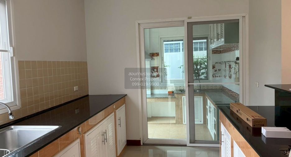Casa en alquiler de 3 habitaciones en Pak Kret, Nonthaburi