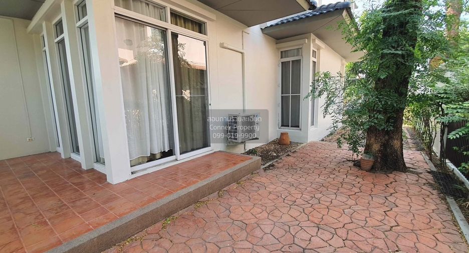 For rent 4 bedrooms house in Wang Thonglang, Bangkok