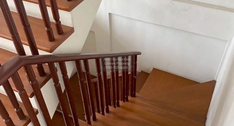 For rent 3 bedrooms townhouse in Chatuchak, Bangkok
