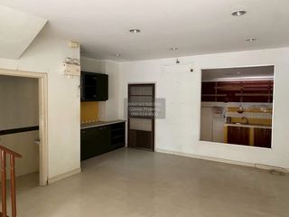 Casa adosada en alquiler de 3 habitaciones en Chatuchak, Bangkok