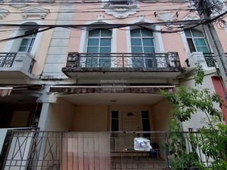 Casa adosada en alquiler de 3 habitaciones en Chatuchak, Bangkok